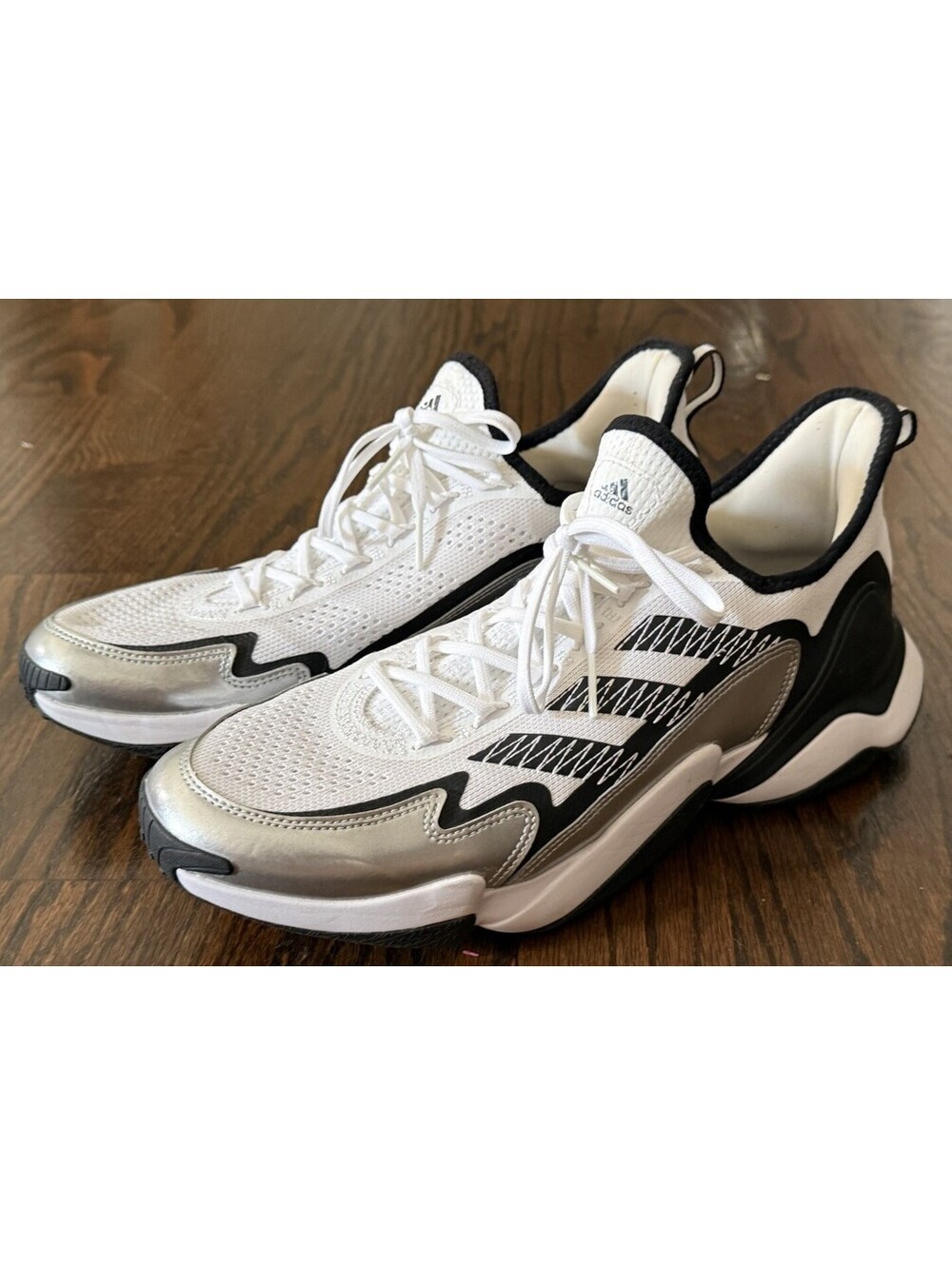 Adidas GX9109 Men’s Athletic Sneakers Size 14 White Black Silver Shoes